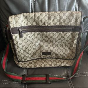 Gucci Messenger